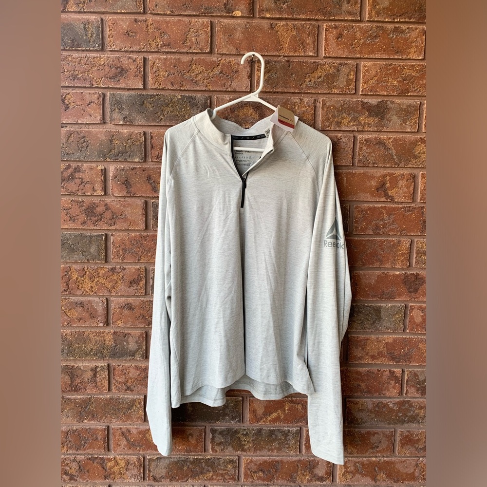 NWT REEBOK SWEATER